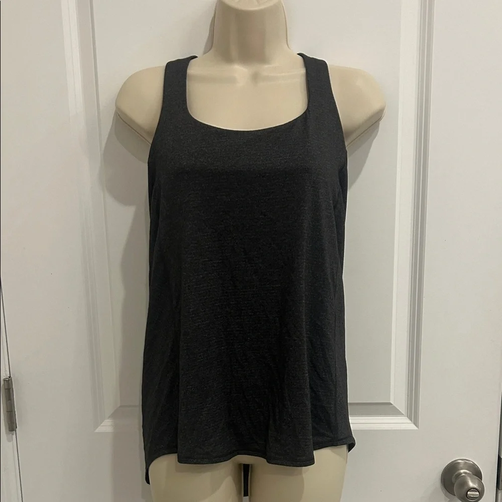 Lululemon tank - Picture 1 of 3